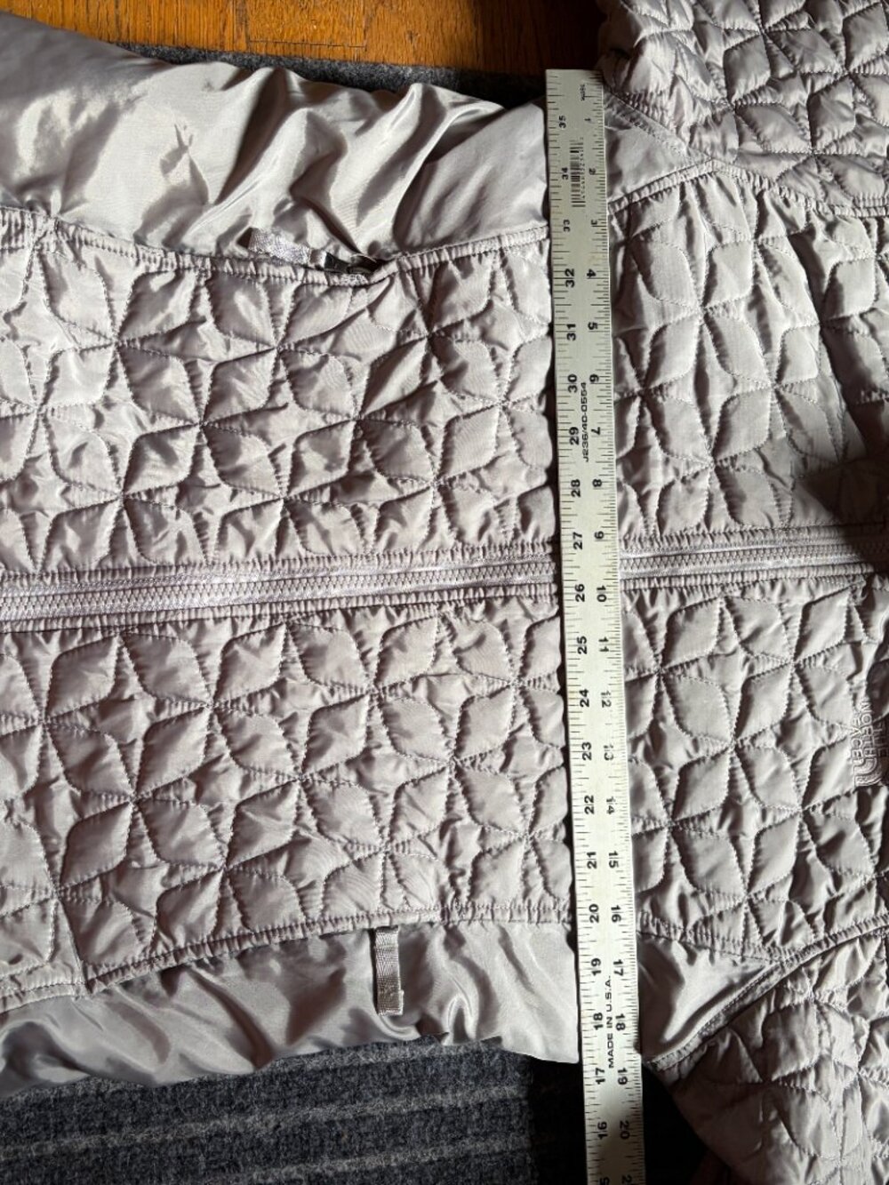 The North Face quilted mid-layer insulation jacket Size Medium Gray - Picture 7 of 8